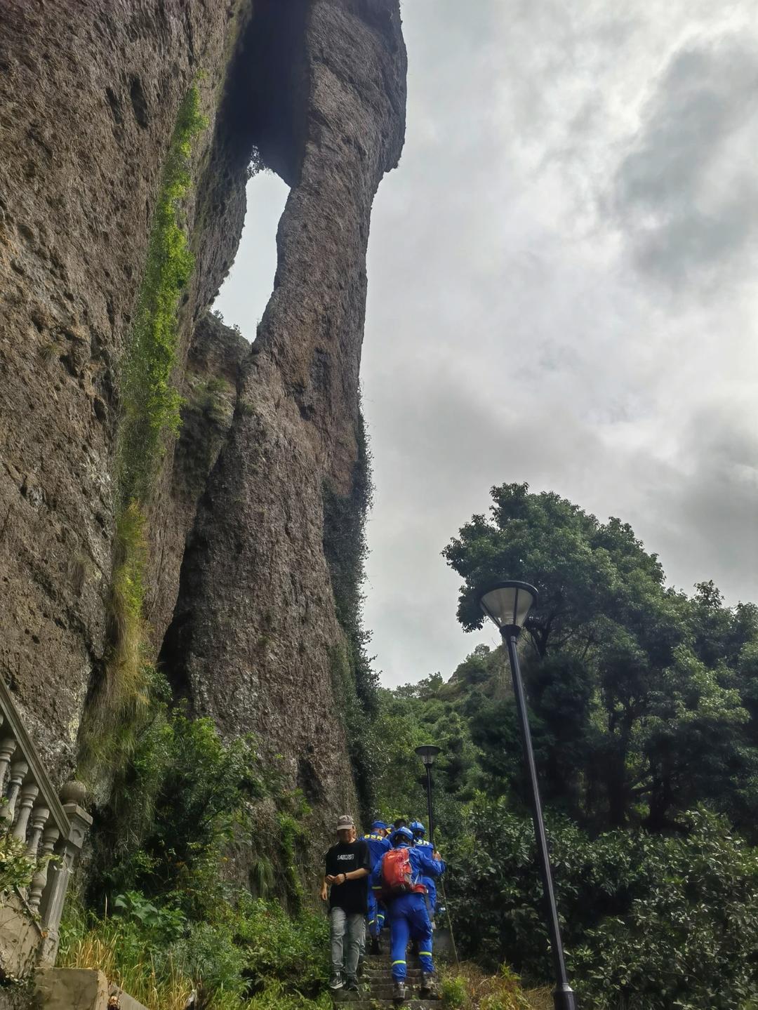 持续进山搜, 参与了搜救 持续进山搜, 参与了搜救