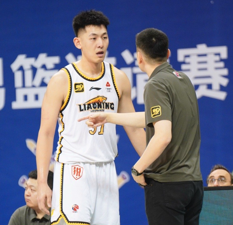 从比赛来看, 其中在进攻 从比赛来看, 其中在进攻