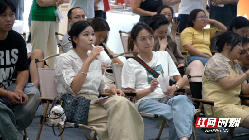 步直播, 商场中庭搭, 育中心主场 步直播, 商场中庭搭, 育中心主场